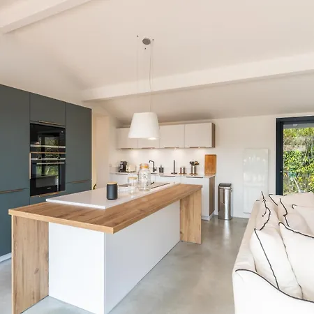 Vila Confortable A Avec Piscine Privee